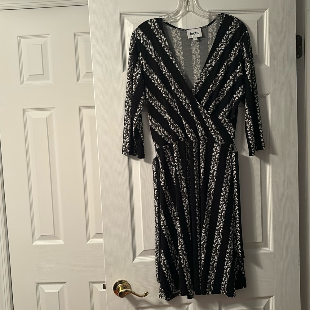 Leota mind length sleeve dress.